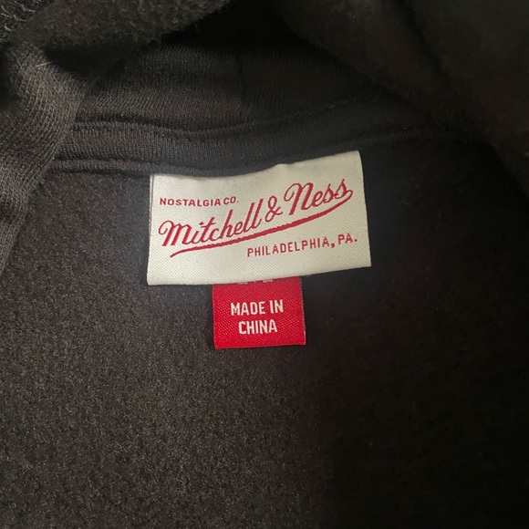 Mitchell & Ness Black Chicago Cubs Hoodie - Picture 10 of 14